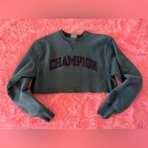 Champion Cropped Sweatshirt